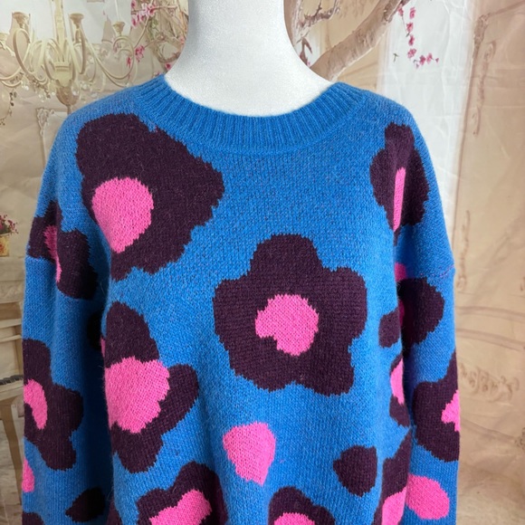 NEW Lilly Pulitzer Ferrara Vibrant Floral Sweater in blue flare - Picture 4 of 12